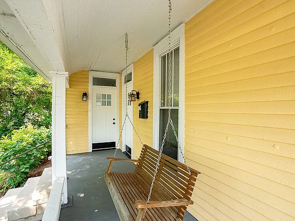 2nd image of 311 E Cottage Grove Ave