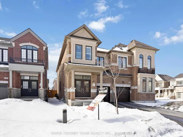 34 Mulgrave St, Whitby, ON L1P 0J9