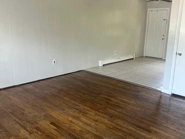 Dock Street Apartments — Photo 6