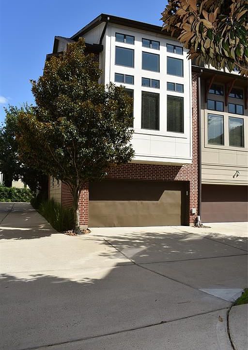 1st image of 2838 Leeland St
