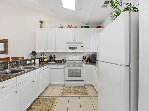4th image of 601 Hillside Dr. N #3945