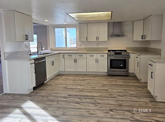 2nd image of 520 Scott St