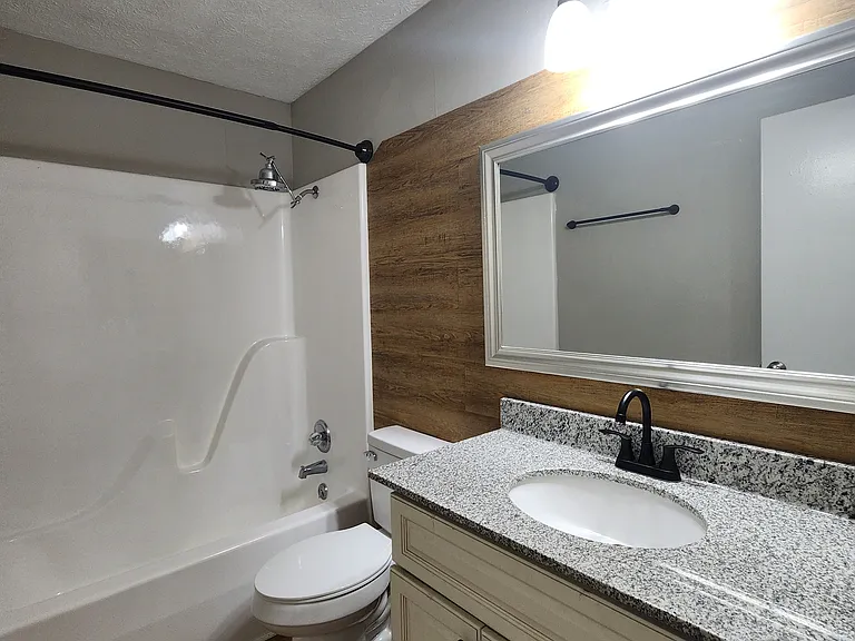 1495 Autumn Ave #8 — Photo 9