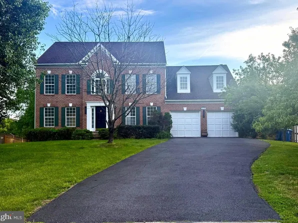 2626 Iron Forge Rd, Herndon, VA 20171