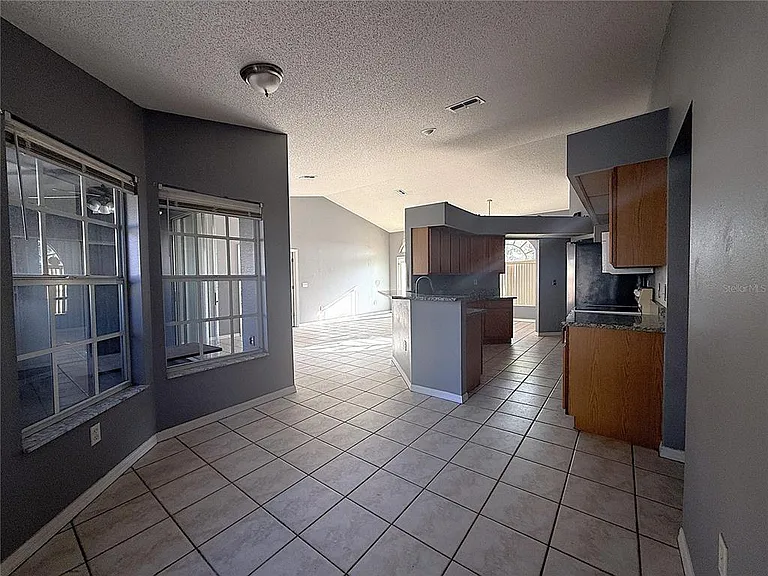 8839 Greenleaf Ct — Photo 10