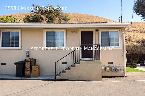 35986 Mission Blvd Photo 1