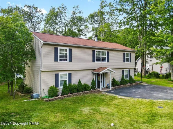 8372 Garden Dr, Tobyhanna, PA 18466