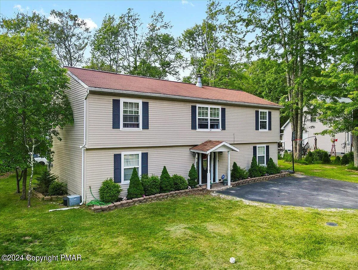 8372 Garden Dr photo 1
