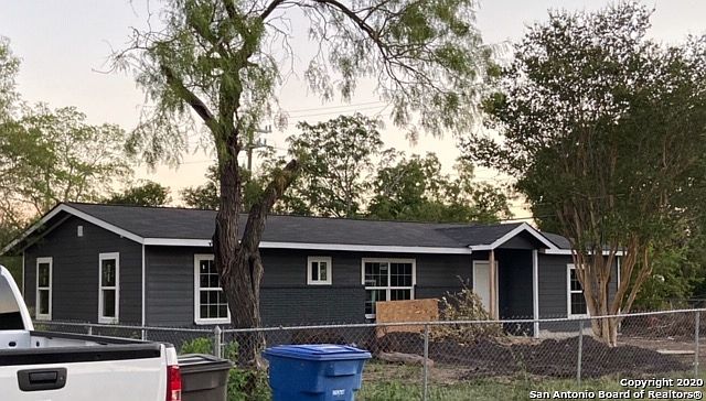 1st image of 302 Sublett Dr