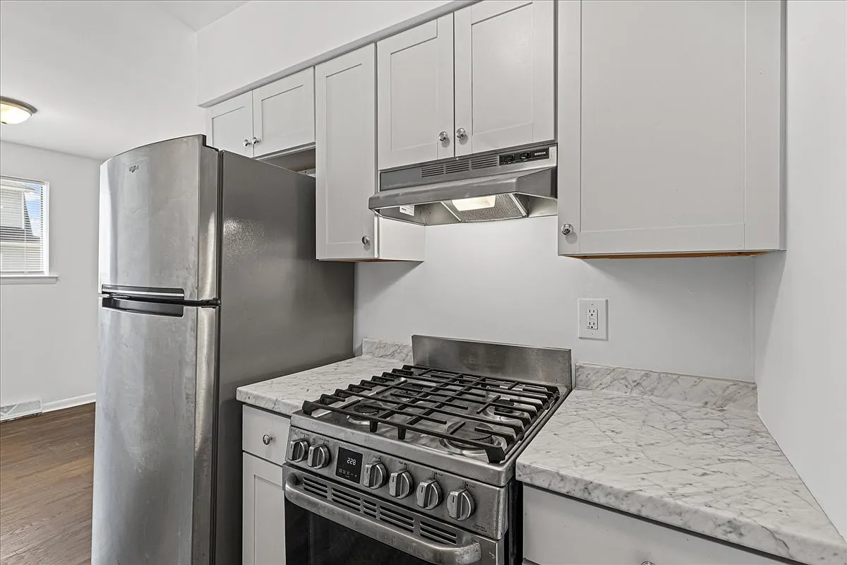 Martinique Apartments - 312 - 1 — Photo 2