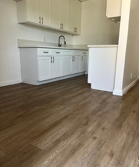 1540 & 1544 W. Florence Avenue — Photo 23