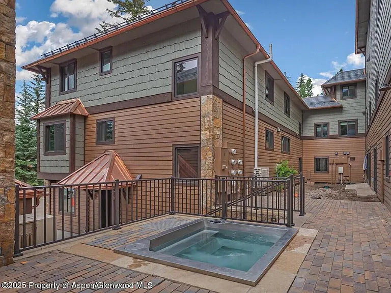 650 S Monarch St #2 — Photo 20