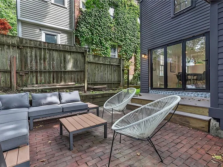 44 William St — Photo 23