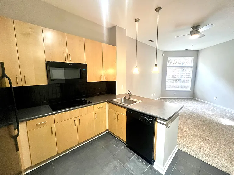 2125 Southend Dr #145 — Photo 3
