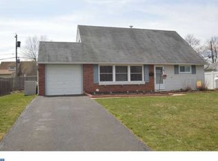 47 Crestwood Rd, Levittown, PA 19057