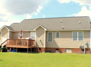 2100 Starnes Ct, Greenville, NC 27834