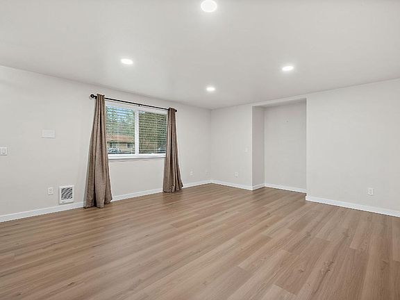 5th image of 1425 Foxfire Dr SE