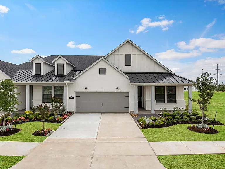 21747 Zebra Swallowtail Dr — Photo 2
