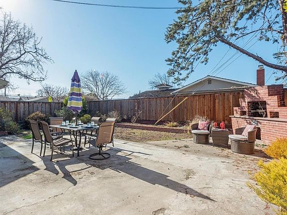 2nd image of 4565 Strawberry Park Dr