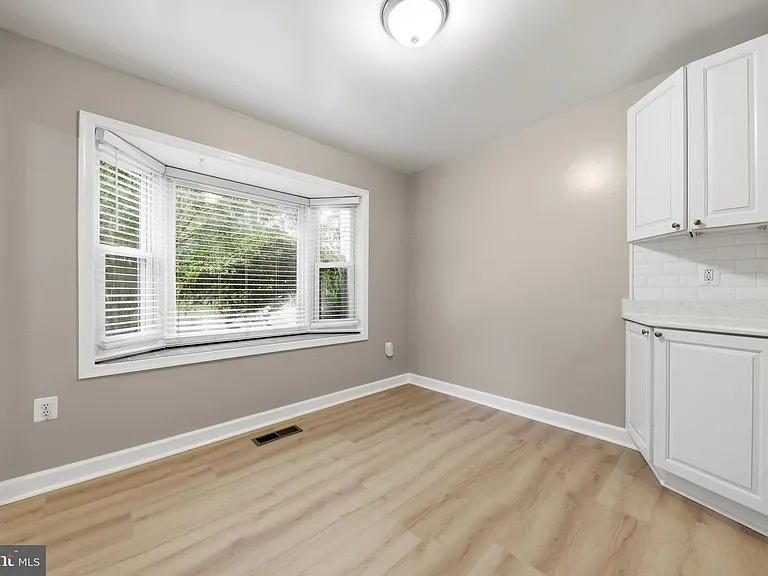 7817 Heatherton Ln — Photo 12