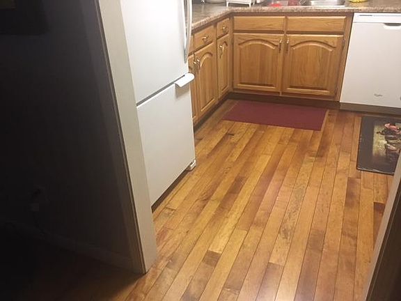 3rd image of 1110 N Holly Dr