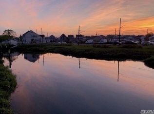 9995 Russell St, Howard Beach, NY 11414