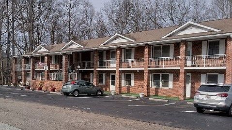 1st image of 44 White Oak St APT 8