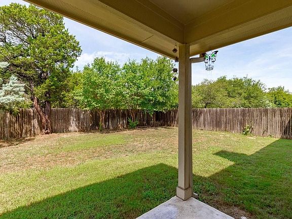 4th image of 303 Riverine Way