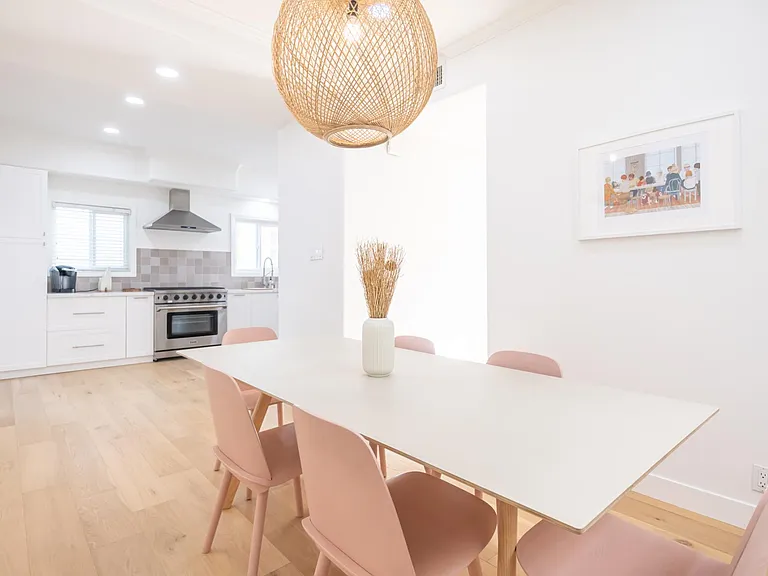 147 N Loreta Walk — Photo 11