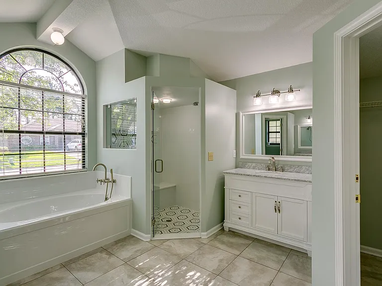 4430 Autumn River Rd E — Photo 9