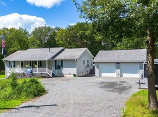 125 Briarwood Trl, Beach Lake, PA 18405