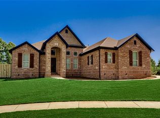 6301 S 28th St, Rogers, AR 72758