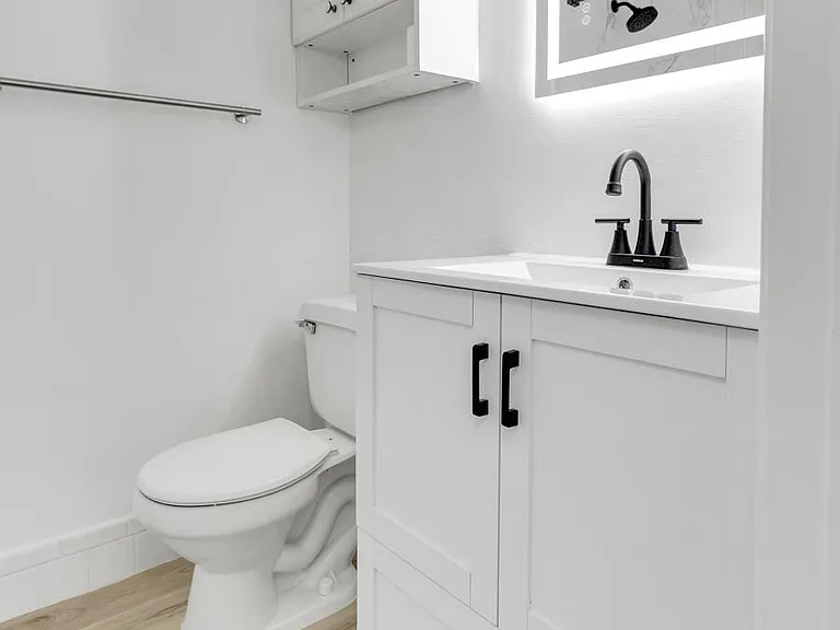 1006 Jeffery St — Photo 13
