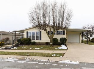 212 Heather Ln, Fairborn, OH