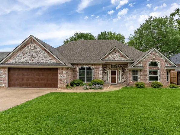 3804 Falls Creek Dr, Longview, TX 75605