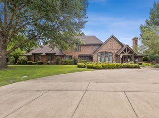 905 Country Club Rd, Cleburne, TX 76033