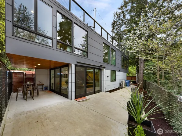 2424 Federal Avenue E, Seattle, WA 98102