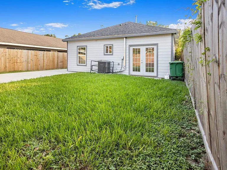 3234 Berry St — Photo 29