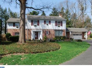 106 Carriage House Ln, Riverton, NJ 08077