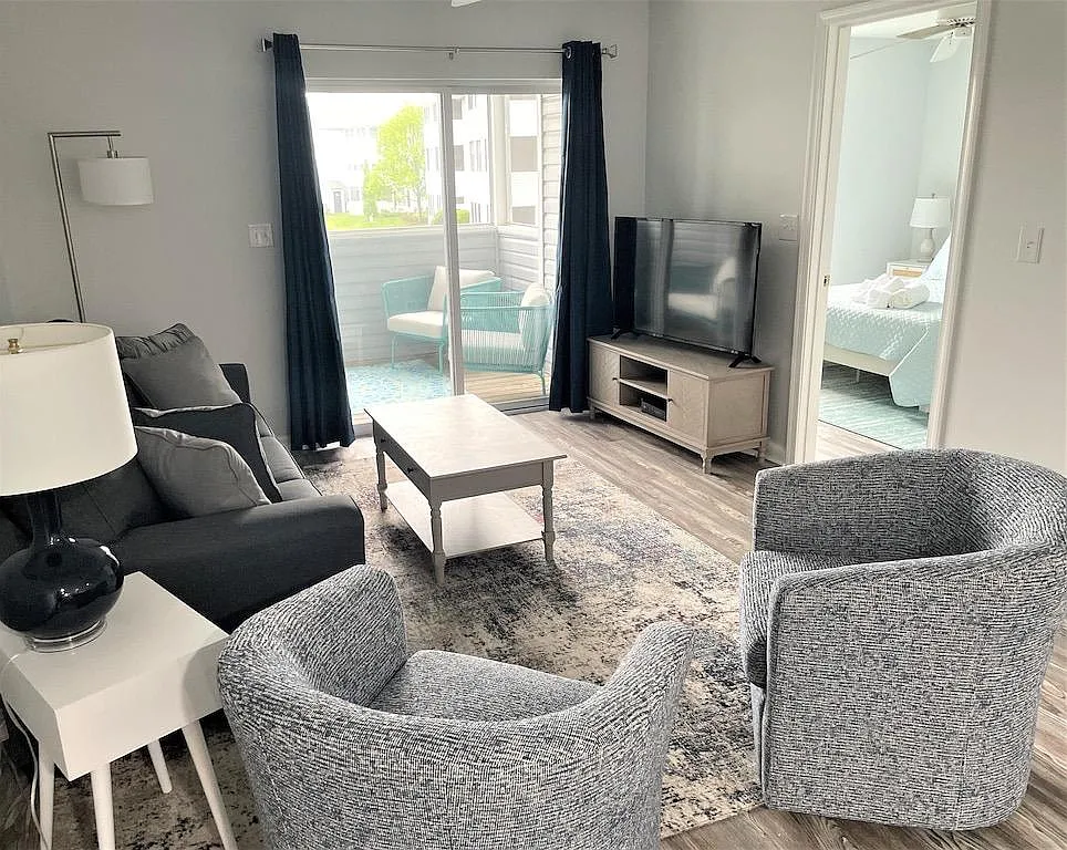 2 bed, 1050 sqft, $1,800 — Photo 3