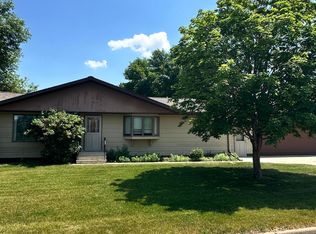 324 22nd Ave NE, Jamestown, ND 58401