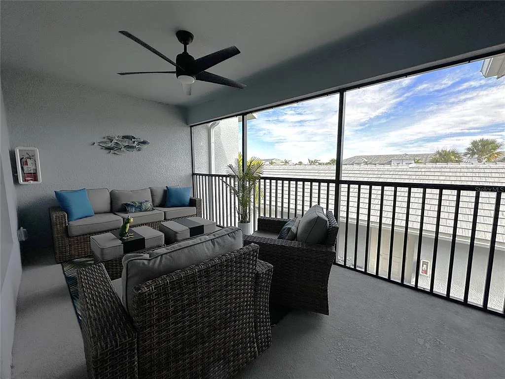 2 bed, 2.0 bath, 1569 sqft, $6,000 — Photo 3