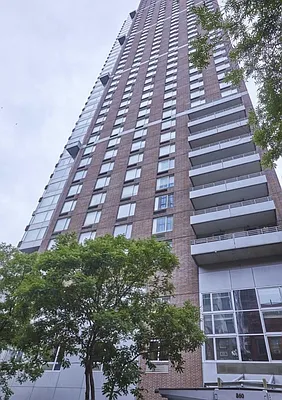 Rented by Douglas Elliman | media 16