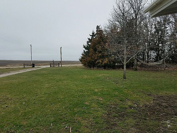 4th image of 2572 Mace Ave
