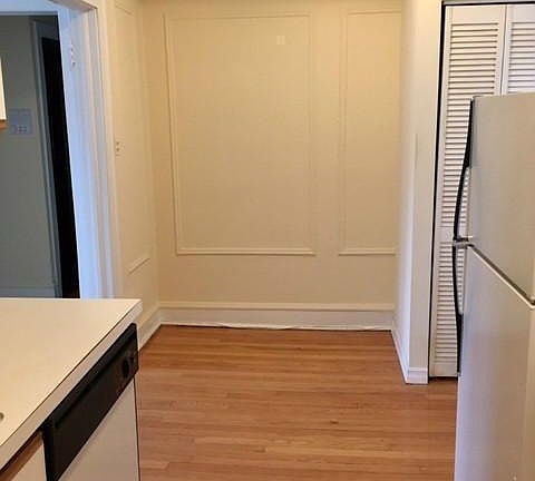 4th image of 1444 W Byron St #02