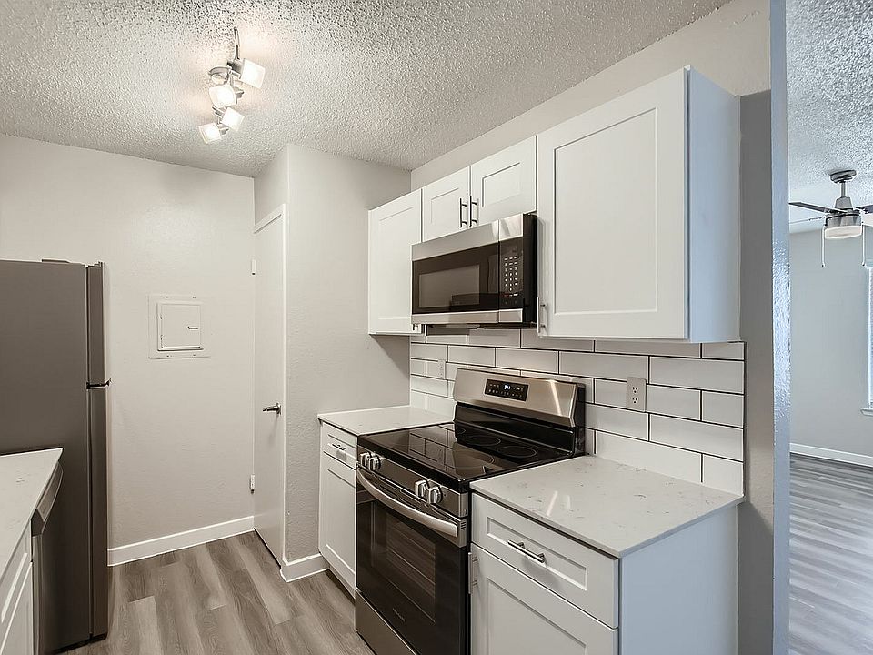 5710 Duck Creek Dr 5630N - Web Quality - 005 - 06 Kitchen