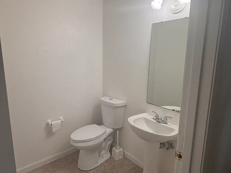 1160 Monroe Ave NE #D2 — Photo 6