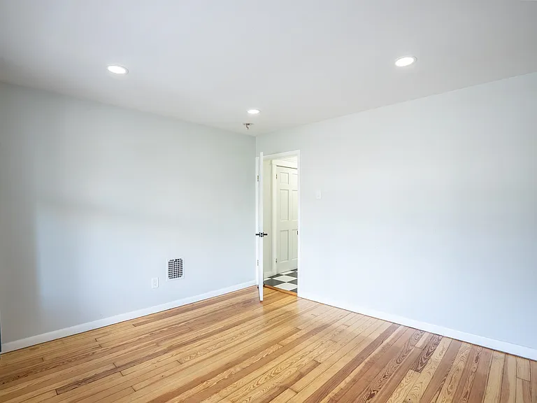 24 Edwards Ct #1 — Photo 9