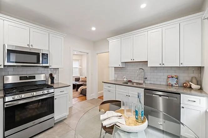 17 Belmont St #1