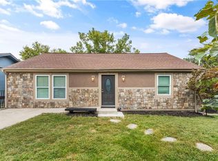 5820 NE 61st St, Kansas City, MO 64119
